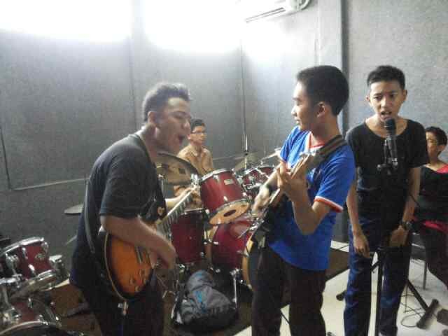 @Skoltarh @raihanumarf @cristianorifqi @JILANFK @Azrielasri1 @mastiton29
