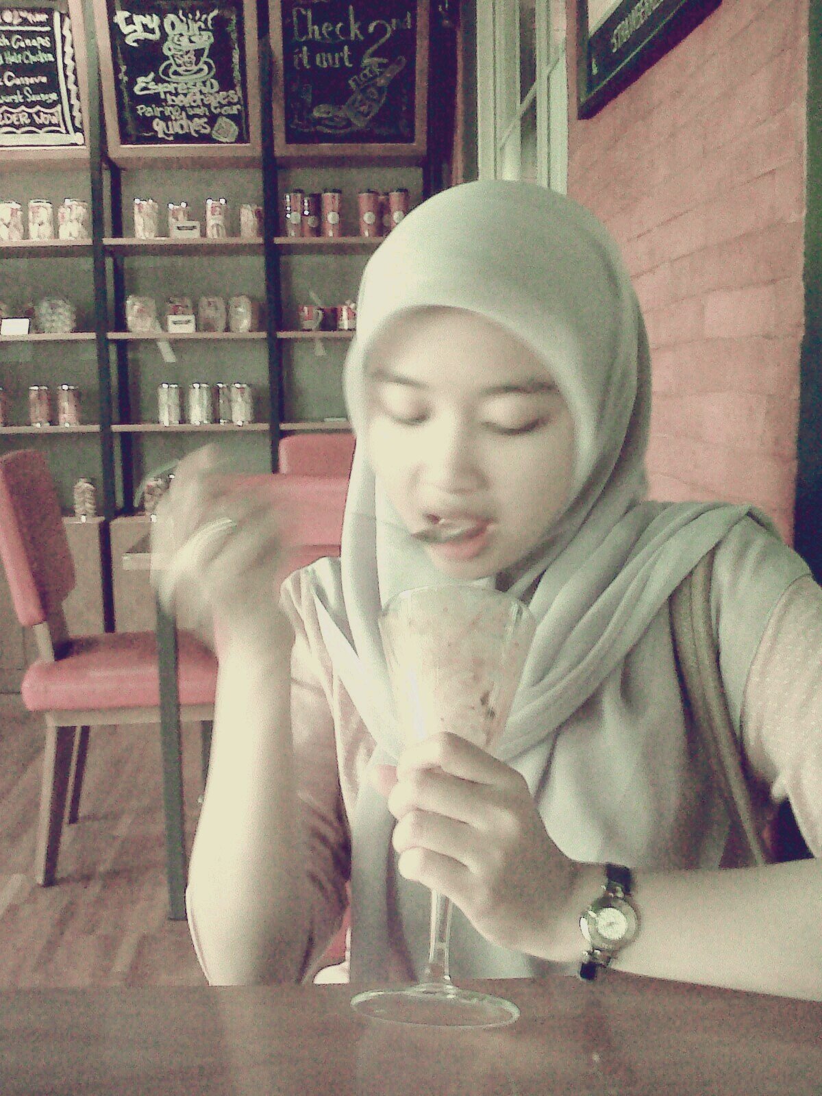 salwabadrudin's profile picture. Koas | wisata kuliner ~mieholic. ~baksoholic | hidup itu kayak permen nano-nano, manis asem asin rame rasanya |