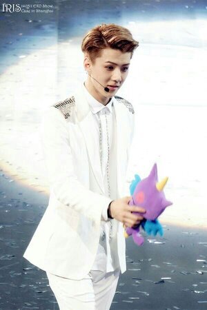 แอคหลุม   ฟอลแอคหลักได้ที่ @luhan52111399