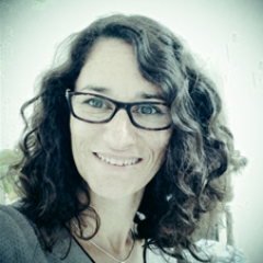 DaniTaddei's profile picture. Graphic Designer at Eighty Design
with a love for branding, vintage patterns
and bright days!