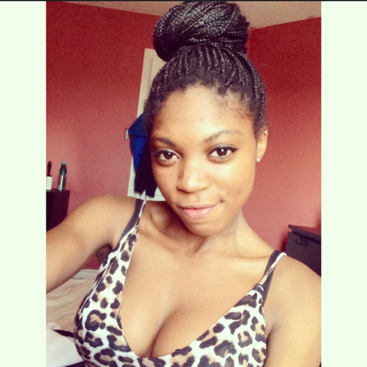 ovoqueen10's profile picture. Hold your head high, and your middle finger higher! #TeamDrizzy. ❤