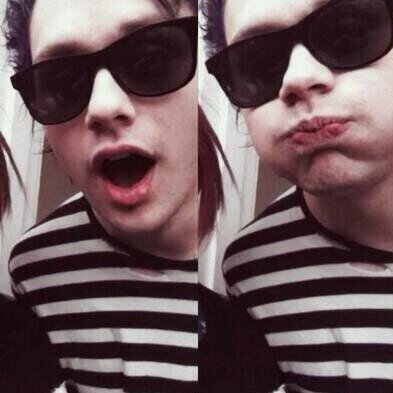☮ •hii cutie, could you please follow @daintyiero it would mean a lot (if you already follow me there thank you ily) and ask for a dm to michael if you want• ☮