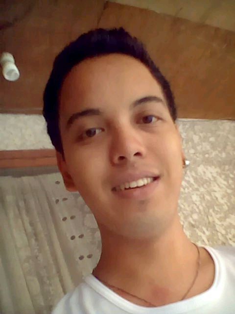 23| Davao | student skype: gryph714 | IG: robertleriosalmajr