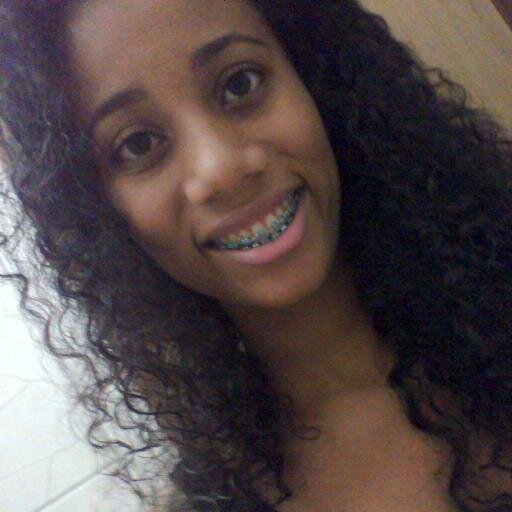 Eu sou diferente das outras pessoas,pq ninguém é igual;a esperança é o q me move e a fé em DEUS foi o q me trouxe até aqui.