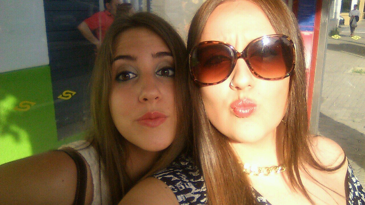 Vive y sé feliz. Universidad de Sevilla