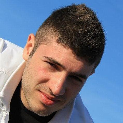 alessandrosnn's profile picture. La democrazia è l'arte di far credere al popolo che esso governi.