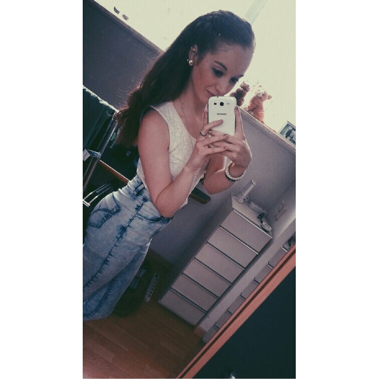 heyitsjennyy_'s profile picture. If you can dream it, you can do it.  ∞ Insta: jennyyheideman_