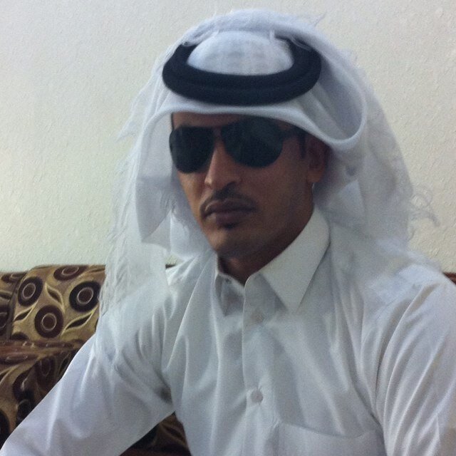 انا يوم  اتابع  كل ليله تغاريدك
تناجي غريب الدار وتحطم شعوره
الا يازمان الحب مدري متى عيدك ؟
نسيت الهوى يوم الهوى راح مع دوره