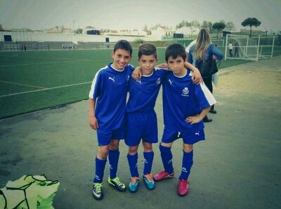 apasionado por el futbol y disfruntando con mis amigos y familia