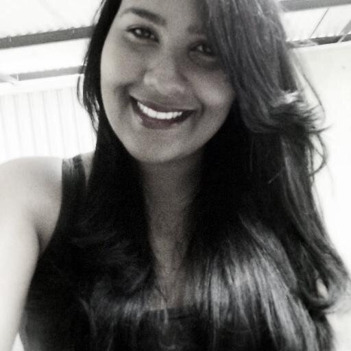 Simplismente Uma Estudante ,Simpatica ,  Adventista do 7°Dia , Que Ama Muito a Familia ,e Que adora estar com os amigos !
