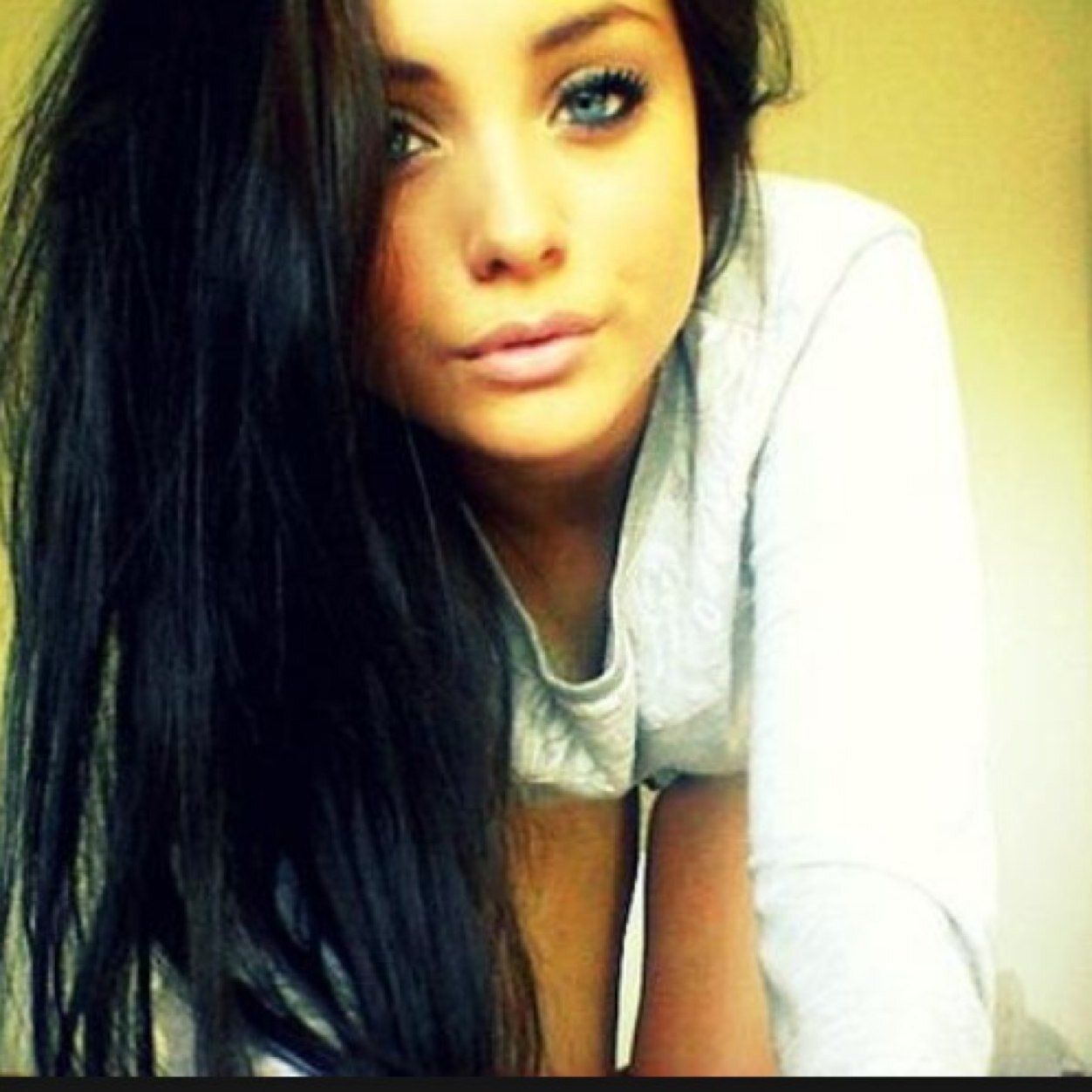 Je m'appelle Clara j'ai 21 ans je suis fan de foot de de natation  , #TeamCelibataire