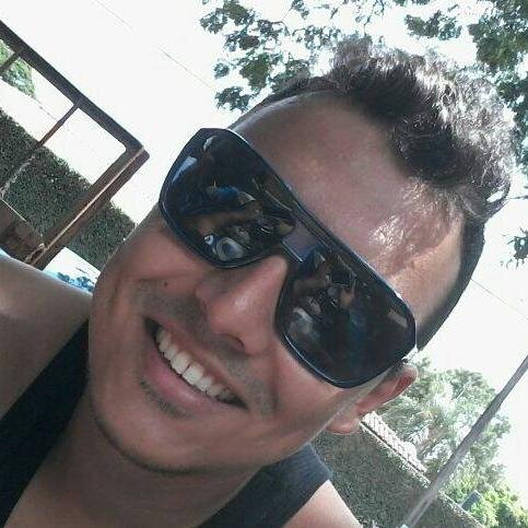 ''Guerreiro é Guerreiro, Lutador é Lutador, Covarde é Covarde, Perdedor é Perdedor, o mundo é um ringue vc é o Gladiador, firmeza na rocha e fé no redentor''