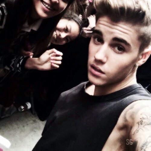 Pequeña Belieber, nacida el 2.03.96.Enamorada de la sonrisa de su pequeño Kidrauhl. La que siempre le apoyara. Muy orgullosa de ser BELIEBER. #BelieberForever.♥