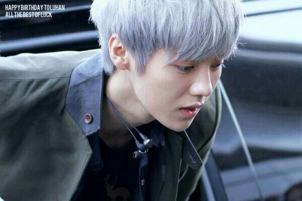 แอคหลุม  ฟอลแอคหลักได้ที่ @luhan52111399