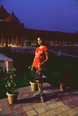 passionate about Dance.It is my life.
Die Hard Fan of SRK.
I am a simple,talktative,friendly&fun loving girl :)