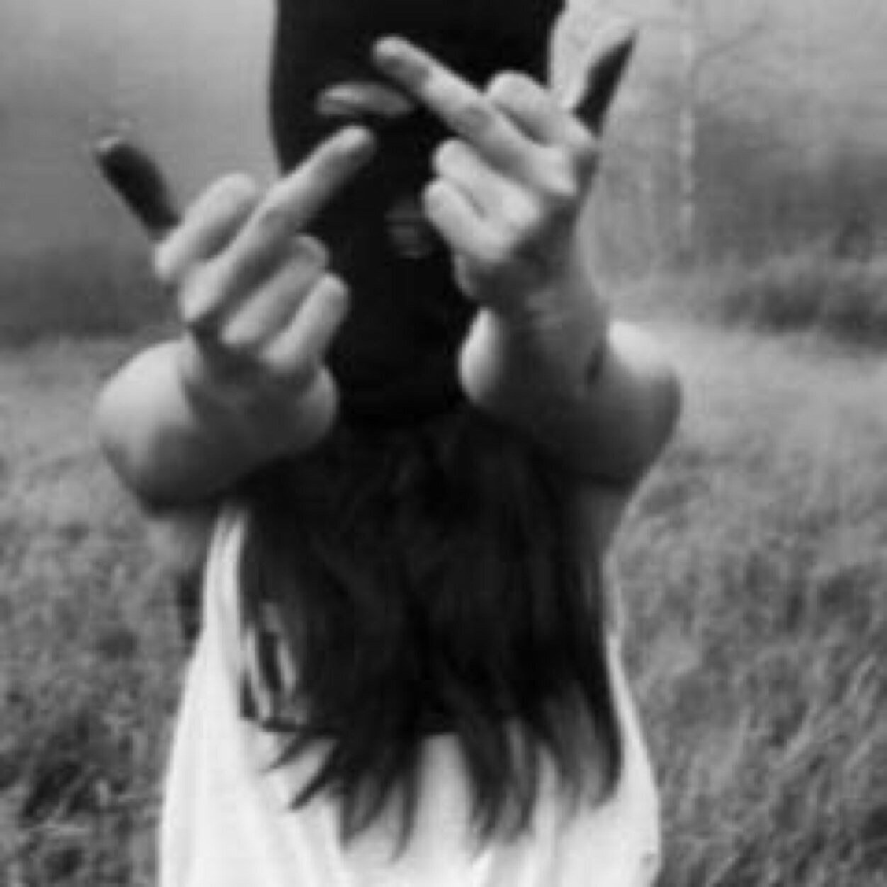 Seguidme en @_ivwndrwll esta cuenta no la utilizare más.