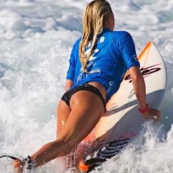 beach bum. former aussie. living in SoFla. wannabe pro surfer. professional tanner. sun kissed blonde.