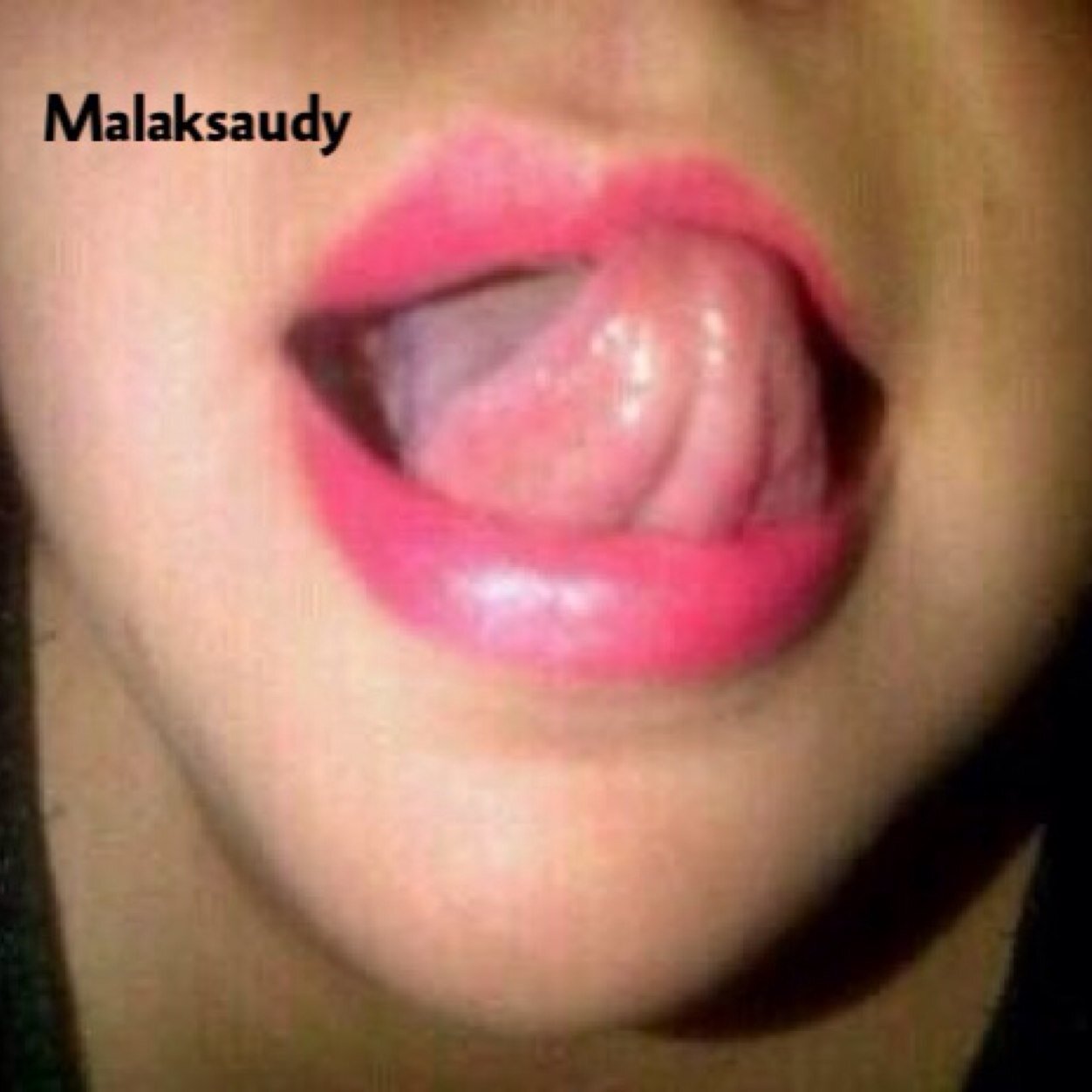 ‏اسمي ملاك عمري ٢٥  مطلقه ساكنه بشقه لحالي الي جاد او يبغى يسهر معاي يسوي رتويت ع اصوري او ينفذ شروطي