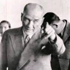 ATATÜRK
TEK ÖNDER TANIRIM O DA ULU ÖNDER MUSTAFA KEMAL ATATÜRK.