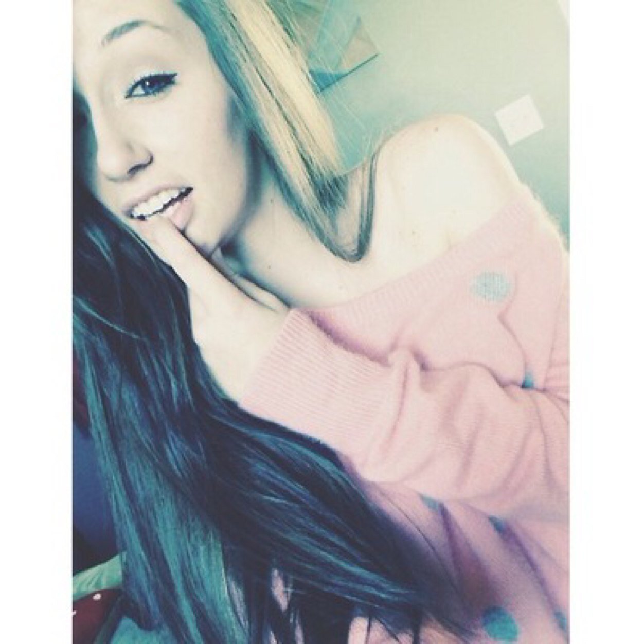 YourGuysGirl's profile picture. - giving off good vibes -