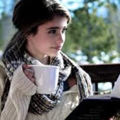 Griega, παρακαλώ. Porque los libros son mejores que las ranas de chocolate, y las ranas de chocolate son mejores que tú. [#HPRole/+18]