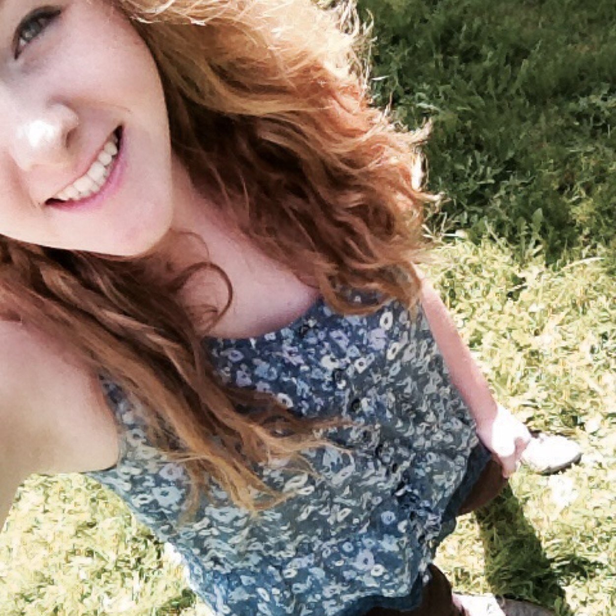 ♡ hey there! im a daily vlogger, check out my channel to see what im talking about ♡