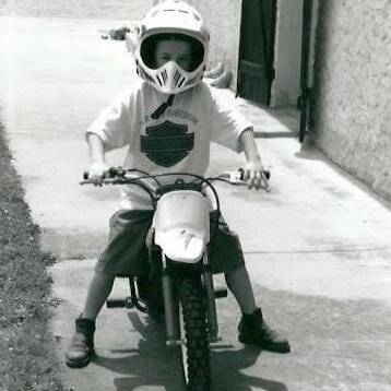 ViktorFarjot's profile picture. Please to meet you !                             Hope you guess my nameeee