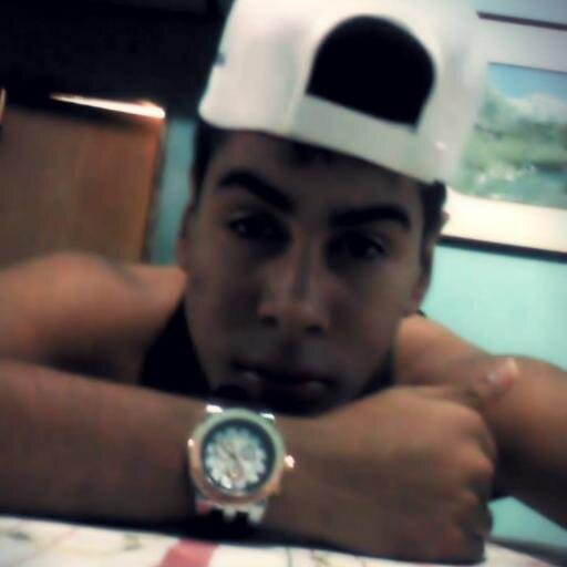17años, Futuro diseñador de sueños; ídolos @MALUMACOLOMBIA @daddy_yankee.
