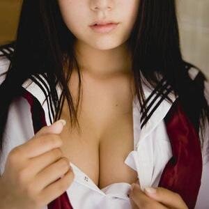 Hi, I'm Japanese. And I post Japanese beautiful girls pictures every day. If you want to see more pictures, please visit my website. Thank you!