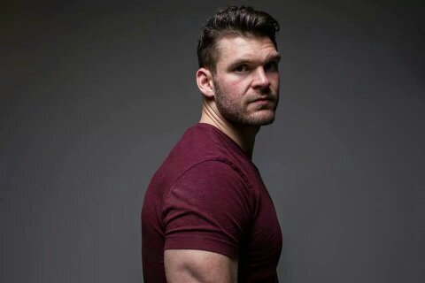 PhillipSwanson's profile picture. I tell stories.