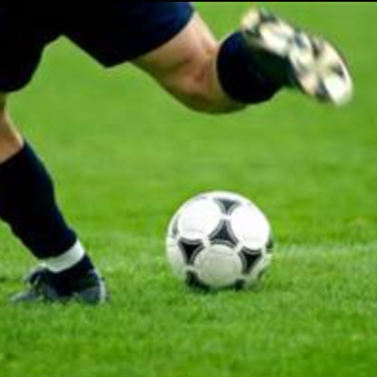 Welcome fo Forever Futbol! A page dedicated to bringing you everything football! Its our goal to have the most community centric football page on twitter