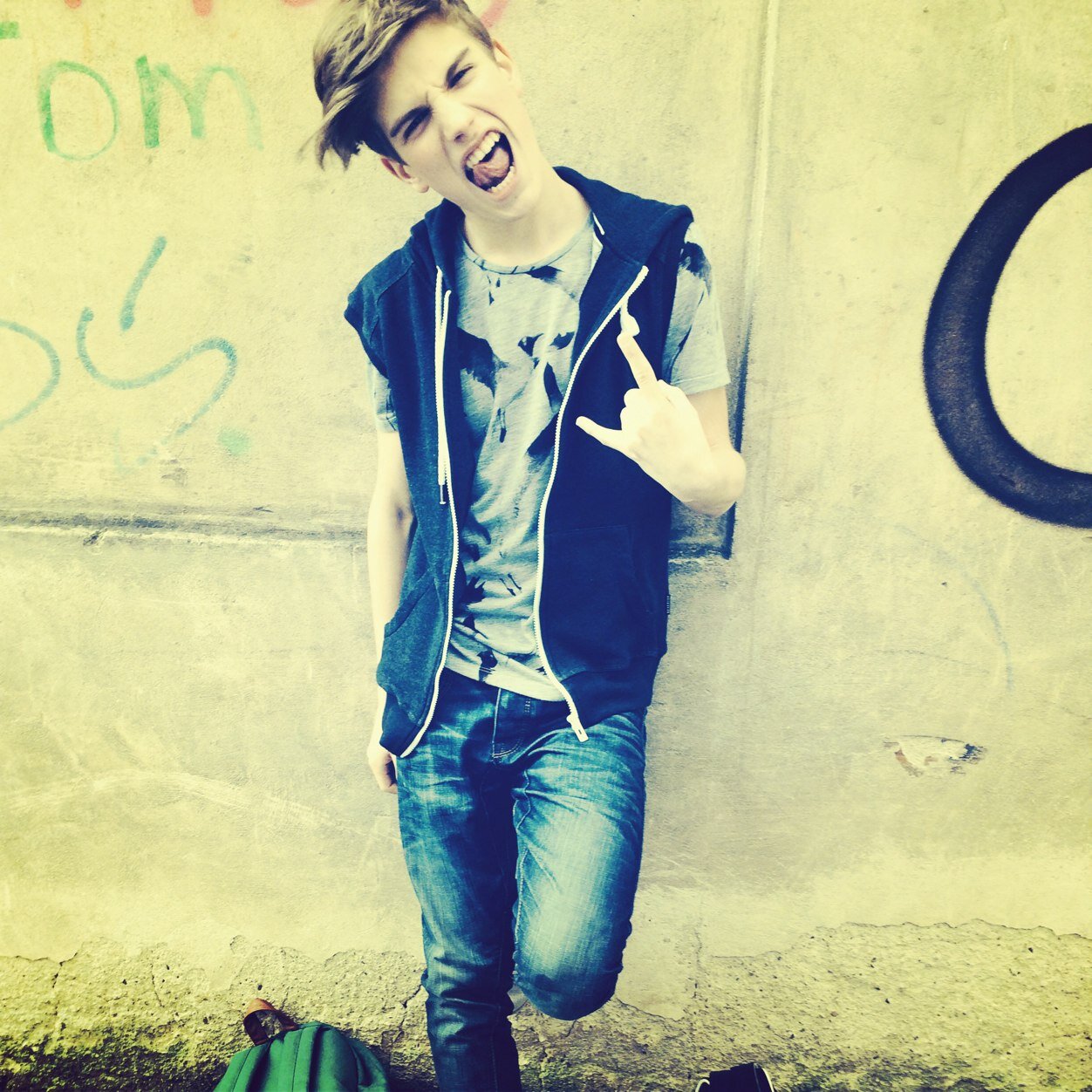 Danny_VEVO's profile picture. Hi. I'm unicorn and I'm not alone. Are u unicorn too →...Follow me → I Follow you...;)