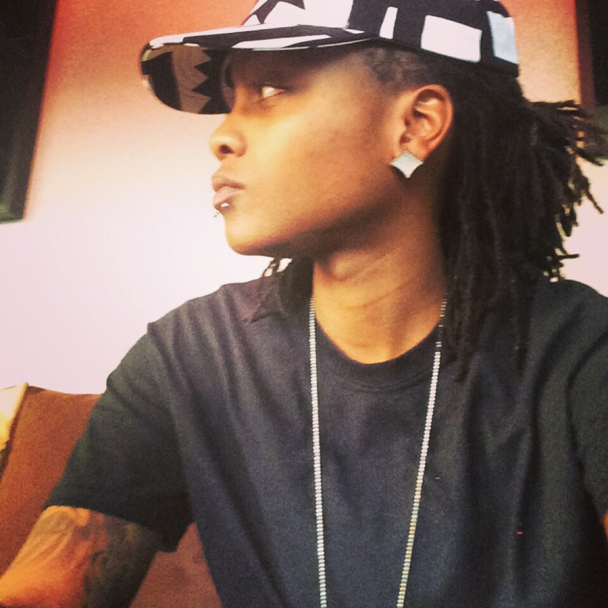 ♑Just a eastside nigga that made it out. I rather fuck the truth than love a lie. Walk N my Jz for a day before u judge me