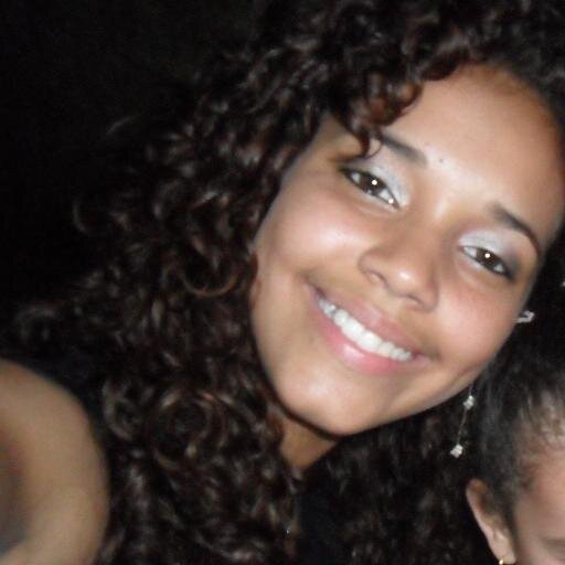 Sou como você me vê.
Posso ser leve como uma brisa ou forte como uma ventania,
Depende de quando e como você me vê passar.
(Clarice Lispector)