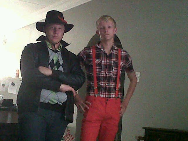BBM PIN:222ED74A.  EX MMA Fighter Tweeting about the crazy shit I like.
