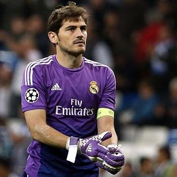Casillista, es decir, madridista de bien. Ídolatrando al cap1tán! ¡Viva Iker y Hala Madrid!