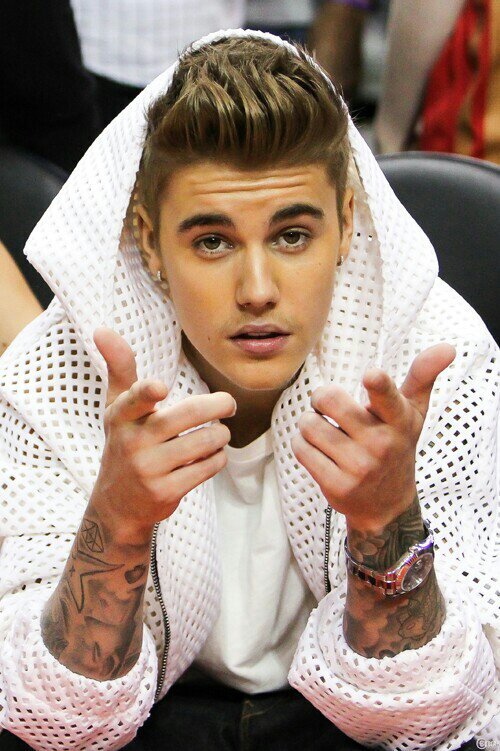 bieberputadown's profile picture. download @shots app now from iTunes and tell a friend too. https://t.co/R6HOWXQv2c