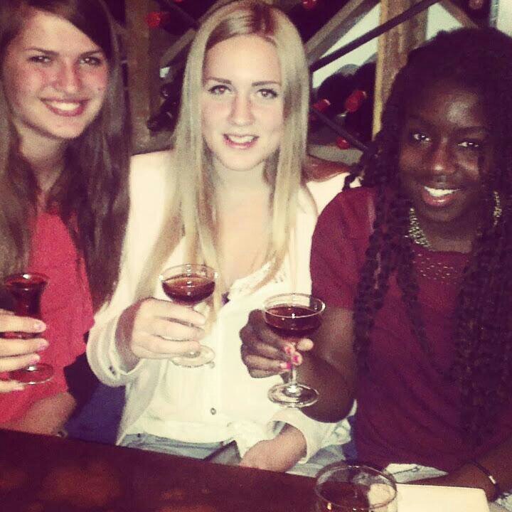 Melaniemve's profile picture. It's me, a crazy stupid girl that's can't stop laughing