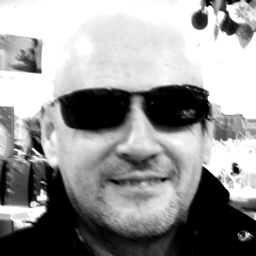 DSA Approved Driving Instructor at http://t.co/erHtj3Cz Guitarist with http://t.co/VrjBDNCd and http://t.co/SX1TxhzJ Bassist with The Crossroads Band UK