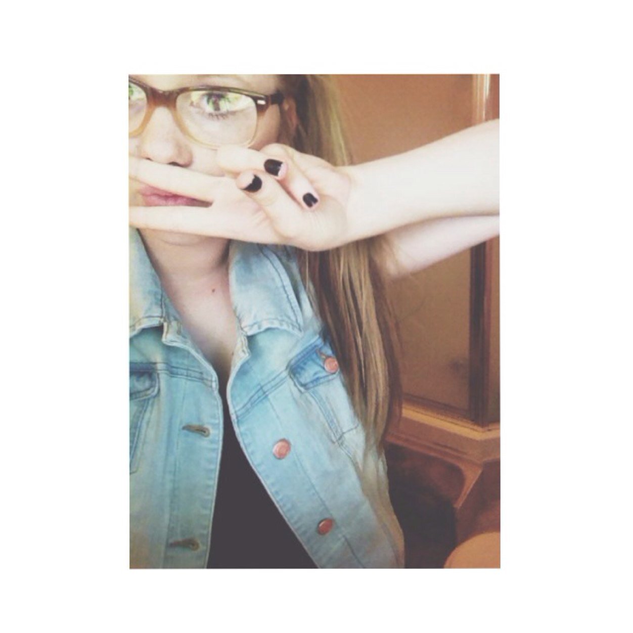 @WILLECHASITY JUT GAVE YA A FREE FOLLOW SO FOLLOW HER OK ILYSM