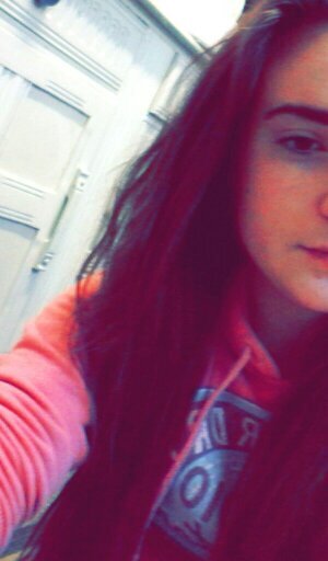 snapchat=nicoleeesalinge   bbm pin= 7675729C   follow me i will follow you back :)