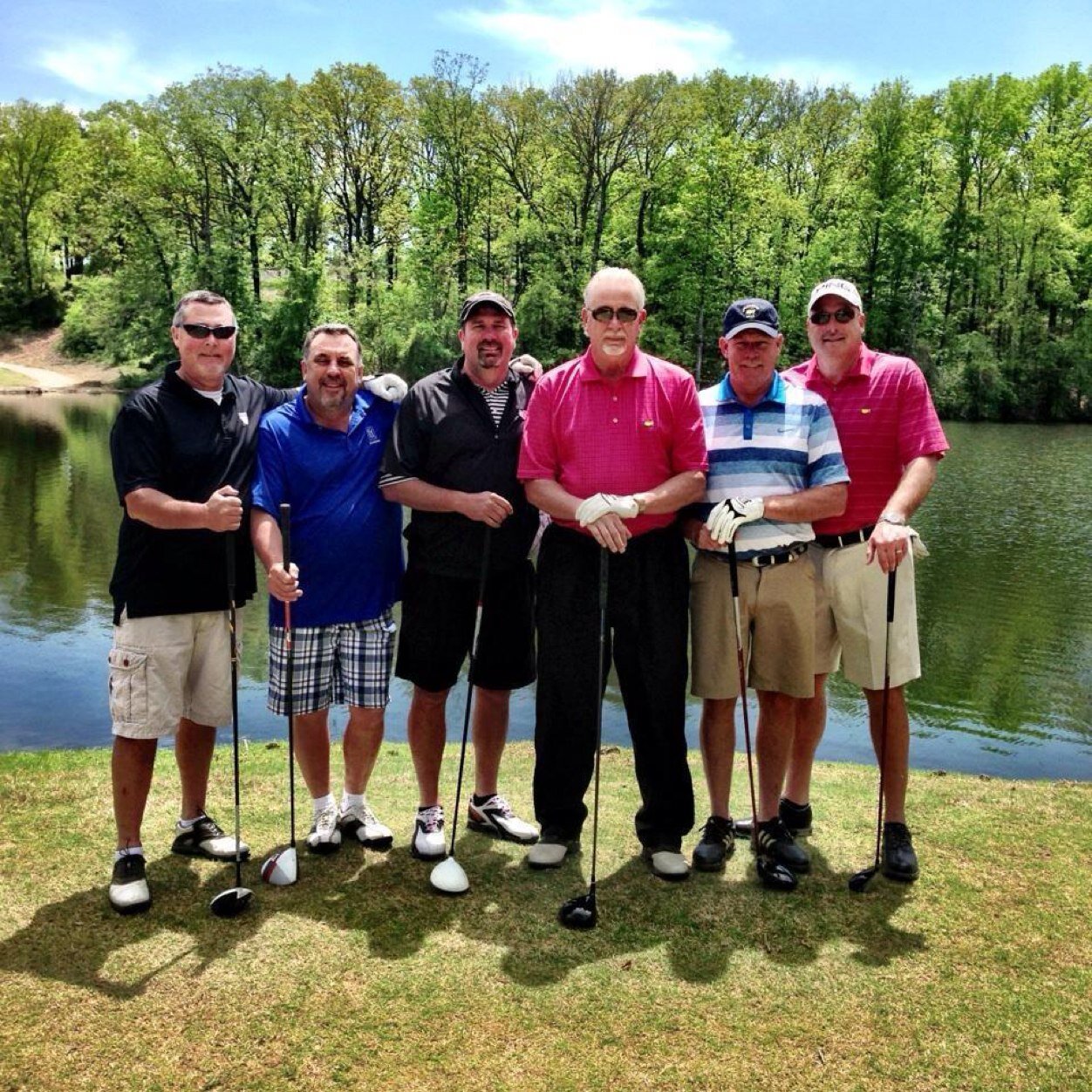 Razorback https://t.co/KUhgtvkN8D golf. see you in Fayetteville
