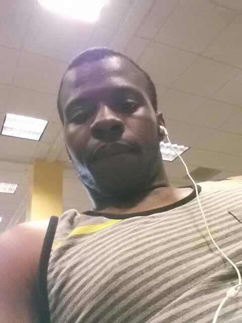 jus follow a young nigga!!!!