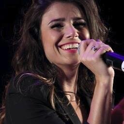 talvez ela saiba de cor tudo que eu preciso sentir pedra preciosa de olhar ela so precisa existir pra me completar @PaulaFernandes7