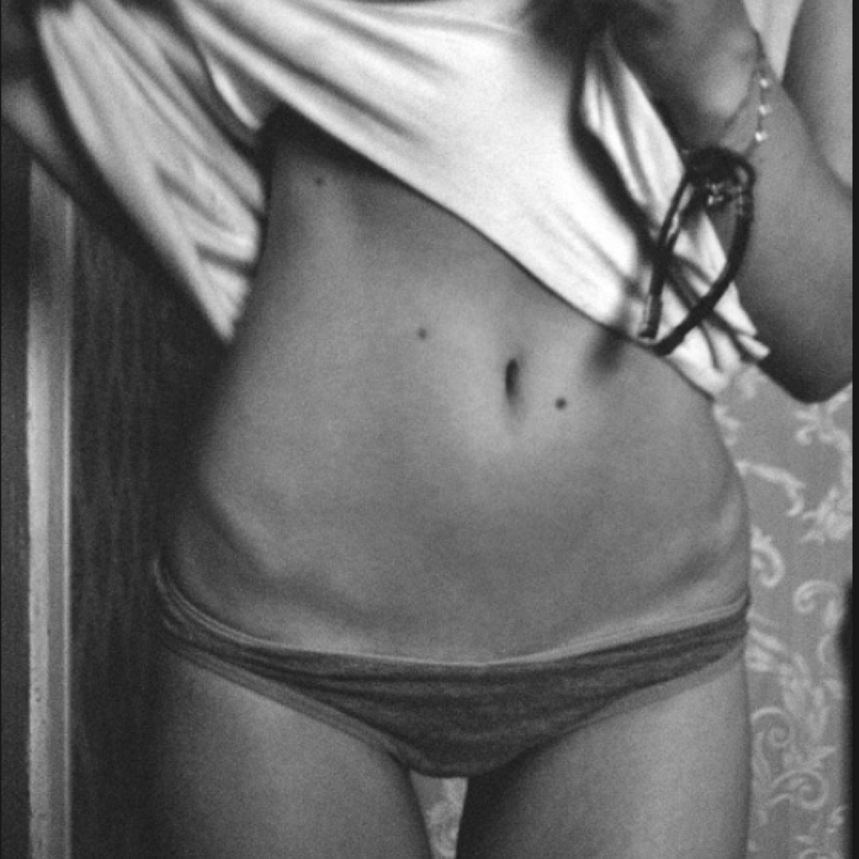Feet together, thighs apart. the collarbones are where we start. count the ribs and feel the hips. this is what makes us skinny, bitch. GW1: 130