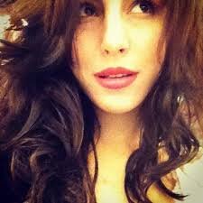 Atriz, Cantora, Escritora,Apresentadora e Modelo Brasileira de origem polaca.