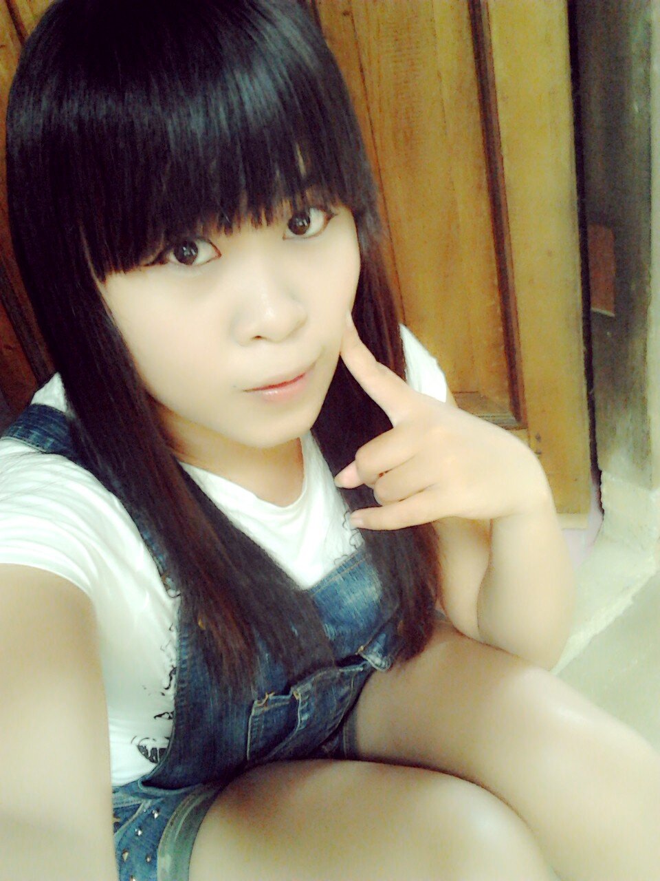 I nOt perfect. . And i was born on 08 march 1993 please follow me @lishasaranghe