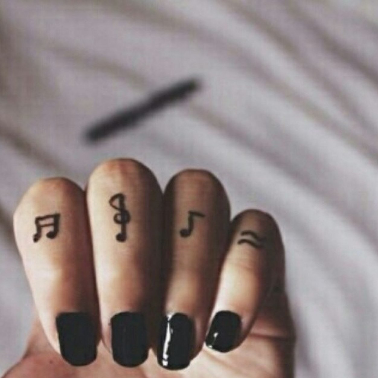كَلمني، عنّ سعآدتِي اكلمِك عنّ ♡@mdoOosh0004