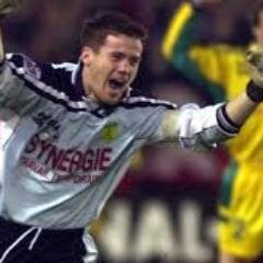 Supporter incomparable du FC Nantes. Suiveur du FC Metz! Le foot ma vie, la Beaujoire mon temple. Blogueur du FC Nantes. Nantes à la vie à la mort.