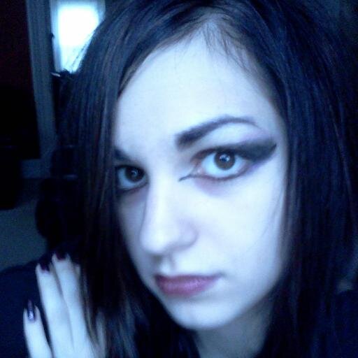 Skylar_Branwen's profile picture. Vocalist, Drummer, Artist, and a Writer.